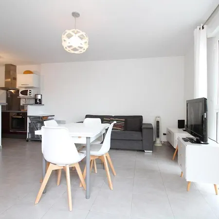 Apartment T2 Avec Terrasse, Proche Thermes, Garage Et Wifi - - Fr-1-553-182 *