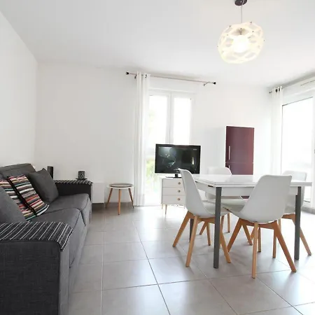 Apartment T2 Avec Terrasse, Proche Thermes, Garage Et Wifi - - Fr-1-553-182